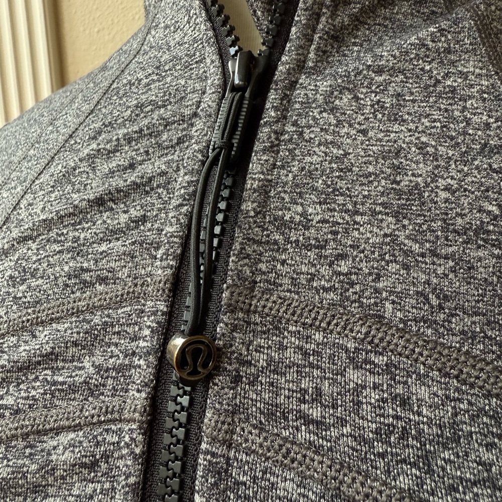 Lululemon align jacket - Picture 2 of 4